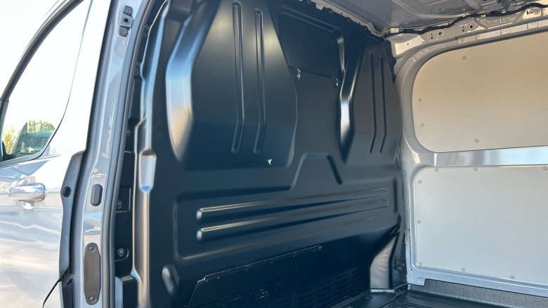 Ford Transit Custom E-320 L1 Rwd 100kW 65kWh H1 Van Limited Auto